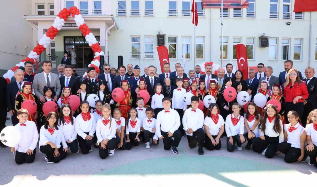 ESKİŞEHİR'DE 2024-2025 EĞİTİM ÖĞRETİM YILI’NIN BAŞLANGICI İÇİN DÜZENLENEN TÖRENDE KONUŞAN
