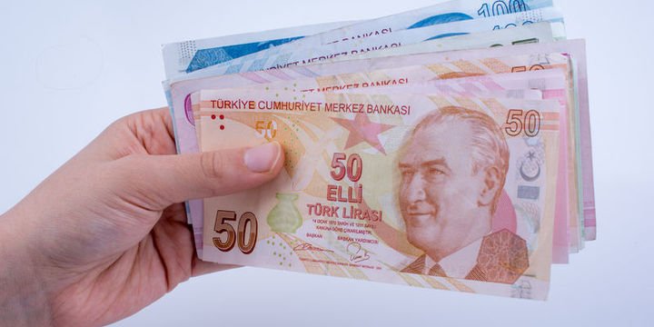 Piyasalar Merkez Bankası'nın faiz kararını beklerken, bankalar yıl sonunda faiz