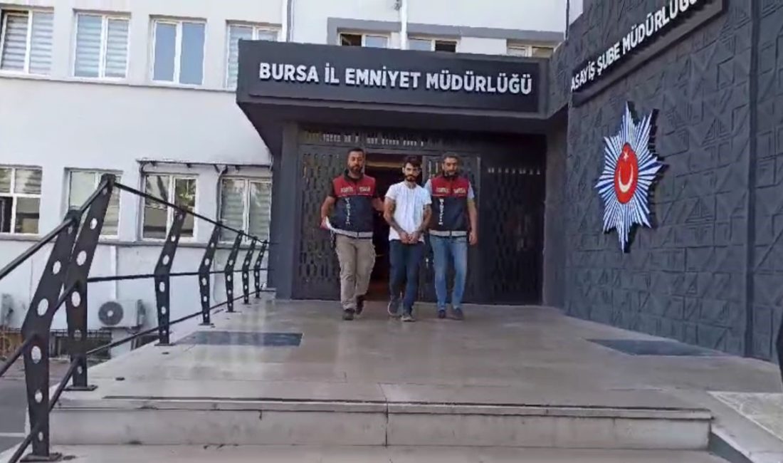 BURSA'DA HAKKINDA 24 YIL HAPİS CEZASIYLA BULUNAN ŞÜPHELİ, POLİSLERİ KORKUTMAK