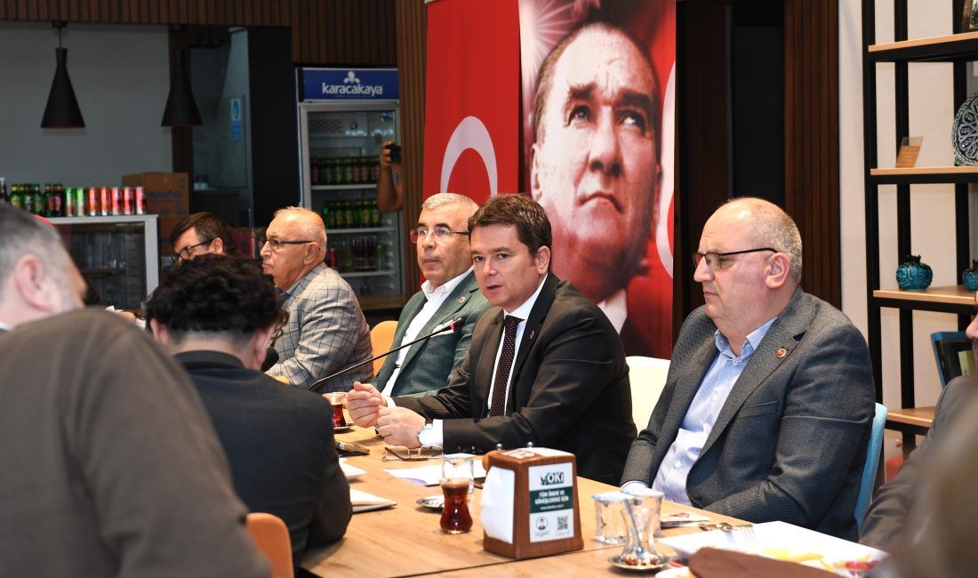 Osmangazi Belediye Başkanı Erkan Aydın, ilçedeki 136 mahallede görev yapan