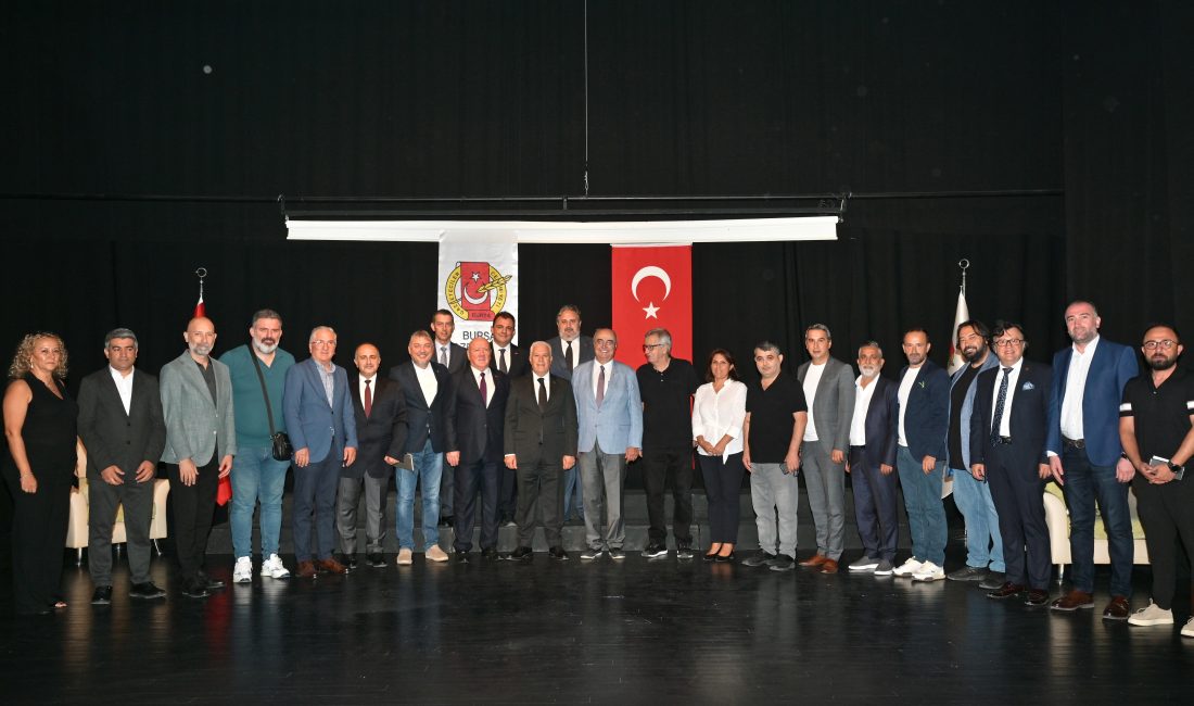 Mustafa Bozbey Bursa’lı Gazetecilerin Konuğu Oldu Bursa Büyükşehir Belediye Başkanı Mustafa Bozbey, Bursa Gazeteciler Cemiyeti’ni (BGC)