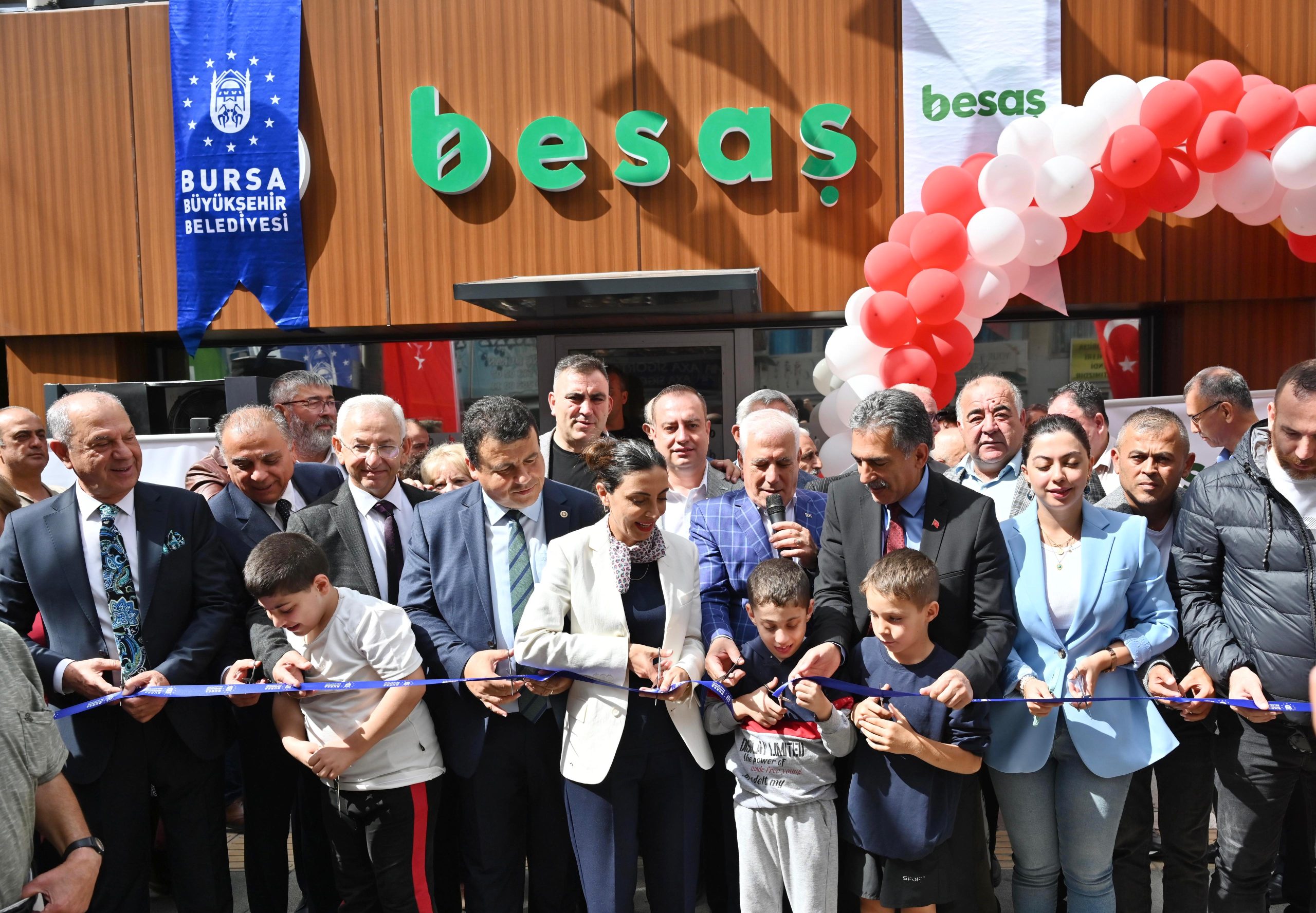Bursa Büyükşehir Belediyesi’nin, vatandaşların uygun fiyatlı ve güvenilir gıdaya daha