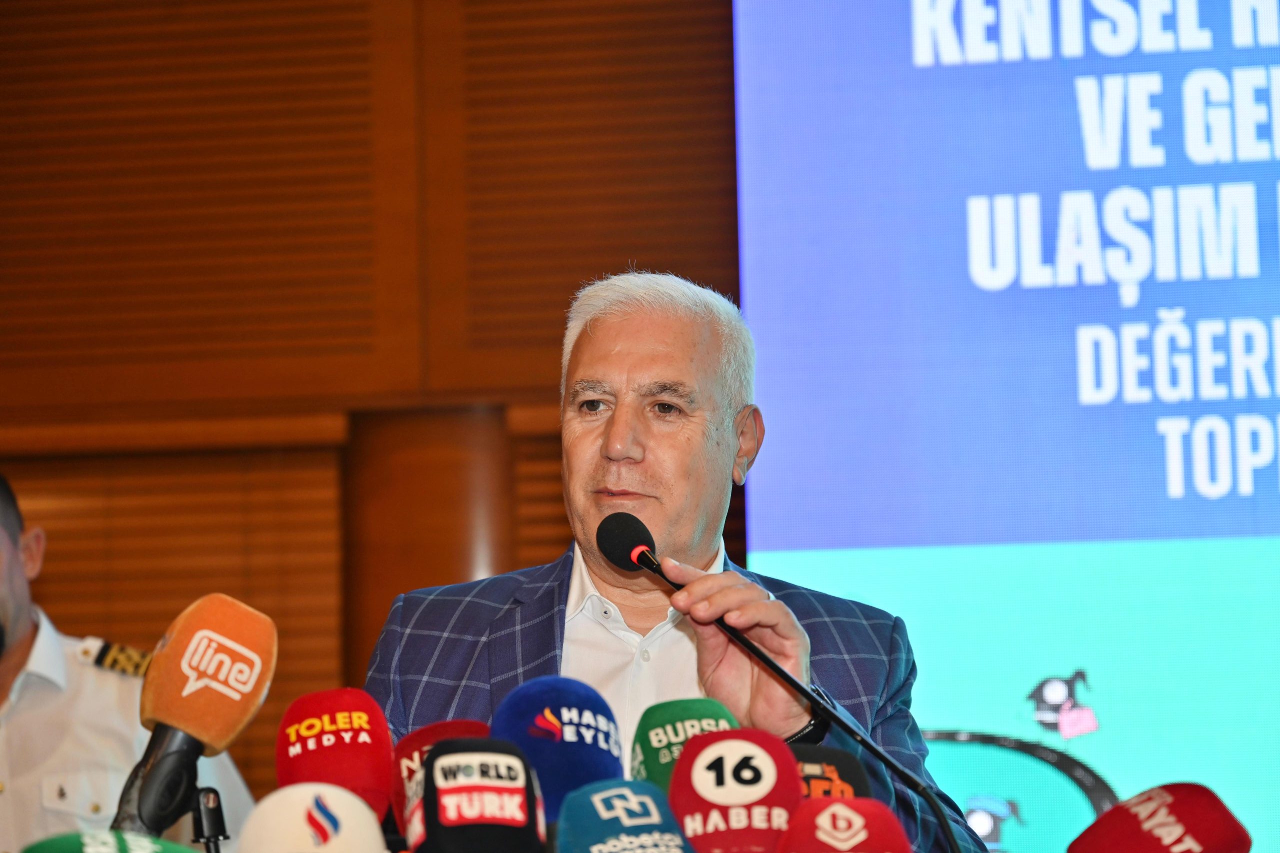  Bursa Büyükşehir Belediye Başkanı Mustafa Bozbey, herkesin yürüme mesafesinde toplu
