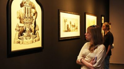 Güncel sanatın ritmini yakalayan, farklı kuşakları cesur temalar altında buluşturan