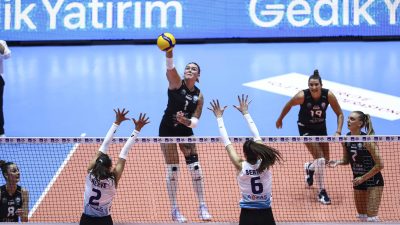 Nilüfer Belediyespor Eker, Aydın Büyükşehir Belediyespor'u 3-1'lik setlerle mağlup ederek