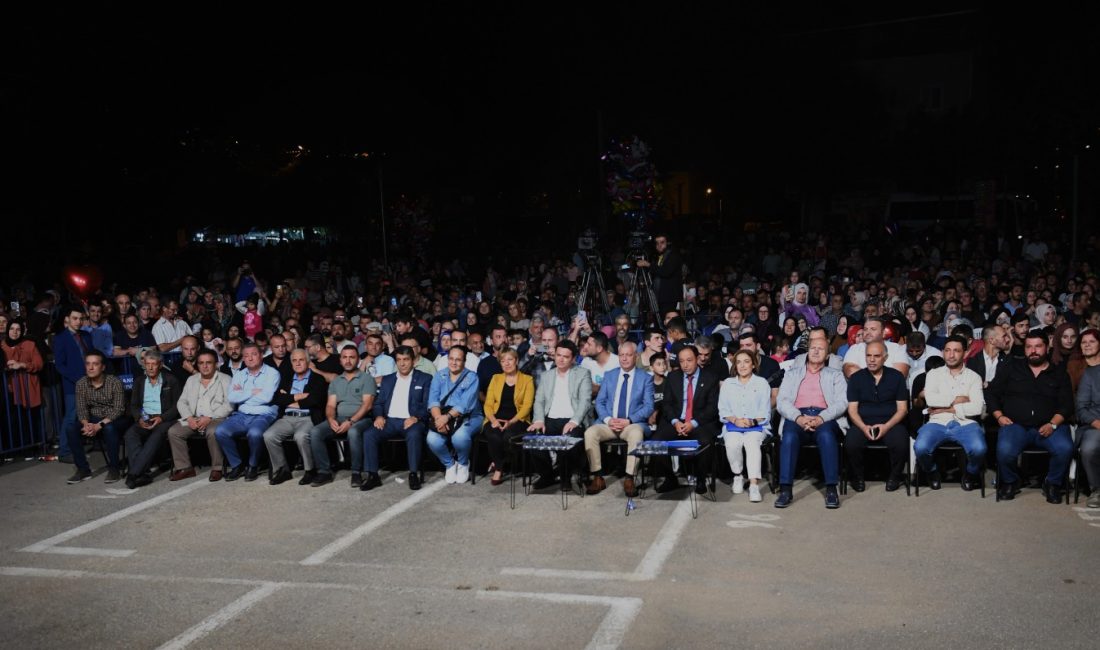 Osmangazi Belediyesi tarafından gerçekleştirilen ‘Güz Konseri’ kapsamında sahneye çıkan dağ