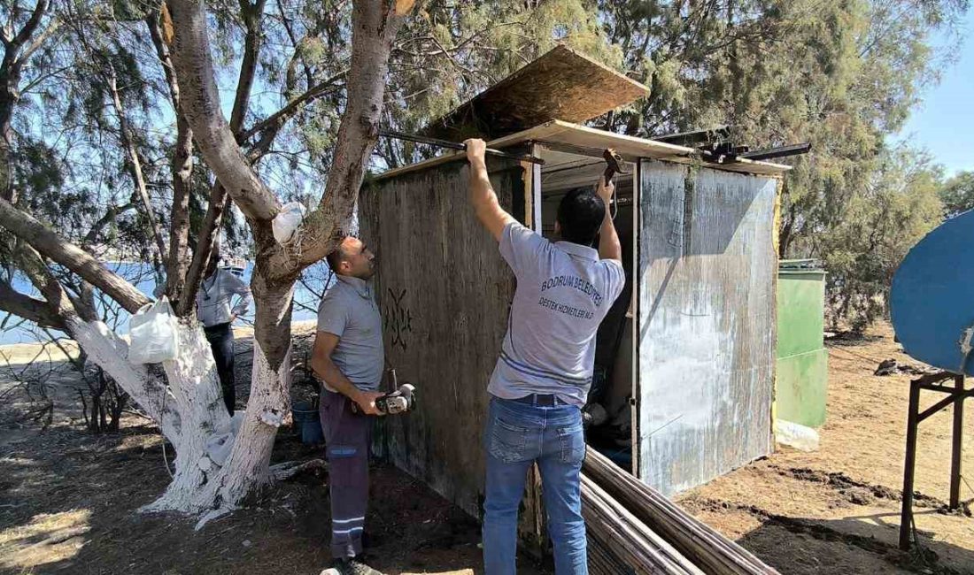 MUĞLA’NIN BODRUM İLÇESİNDE ADAYA İNŞA EDİLEN KAÇAK KULÜBE SÖKÜLDÜ.