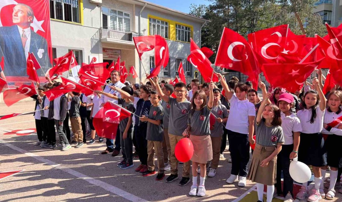 YURT GENELİNDE OLDUĞU GİBİ AFYONKARAHİSAR’DA BUGÜN BAŞLAYAN YENİ EĞİTİM VE