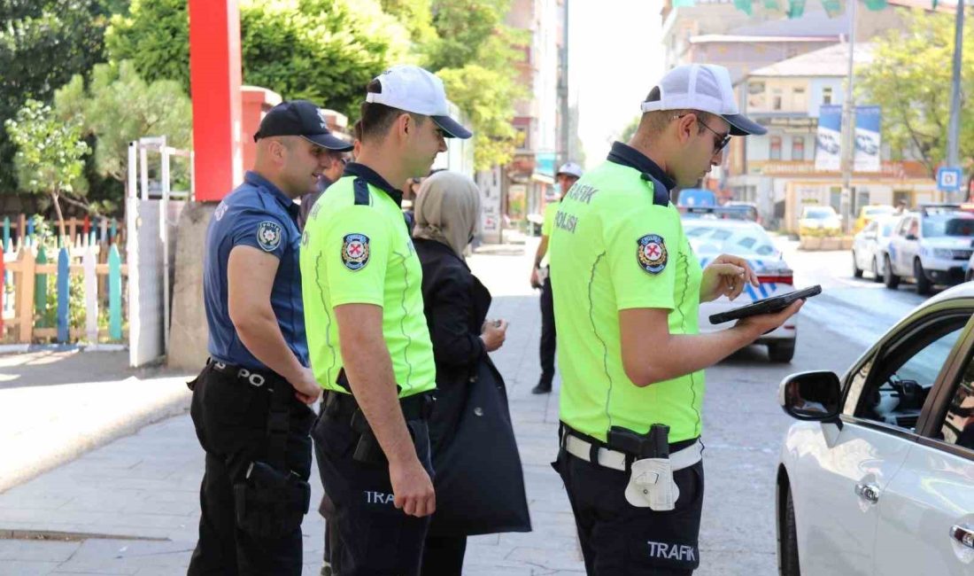 AĞRI'DA OKUL SERVİSLERİ VE GÜZERGAHLARI İLK GÜN DENETLENDİ
