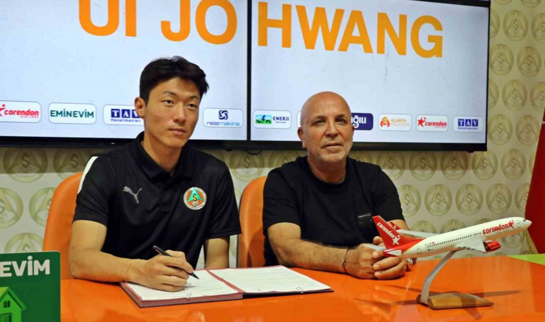 CORENDON ALANYASPOR'DA YENİ TRANSFER Uİ-JO HWANG İÇİN İMZA TÖRENİ DÜZENLENDİ.