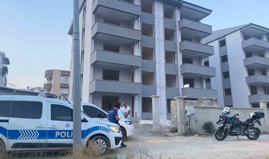 ANTALYA’NIN SERİK İLÇESİNDE ARKADAŞININ YANINA ZİYARETE GELEN ADAM İNŞAATTA HAYATINI