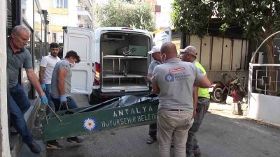 ANTALYA’DA İNTERNET ÜZERİNDEN OYNADIĞI KUMAR NEDENİYLE ÇEVRESİNE BORÇLANAN BİR KİŞİ