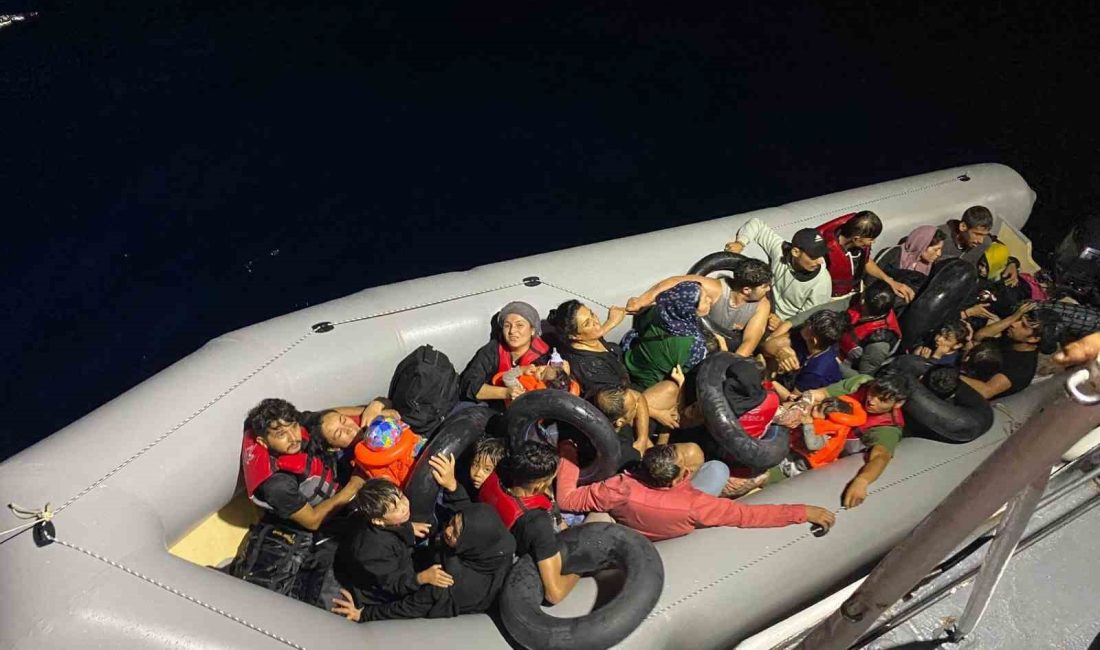 ÇANAKKALE’NİN AYVACIK İLÇESİ AÇIKLARINDA SAHİL GÜVENLİK KOMUTANLIĞI EKİPLERİNCE 9’U ÇOCUK
