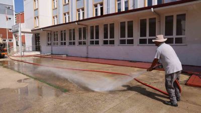 İLKADIM BELEDİYESİ TEMİZLİK İŞLERİ MÜDÜRLÜĞÜ EKİPLERİ, 2024-2025 EĞİTİM-ÖĞRETİM YILI ÖNCESİNDE