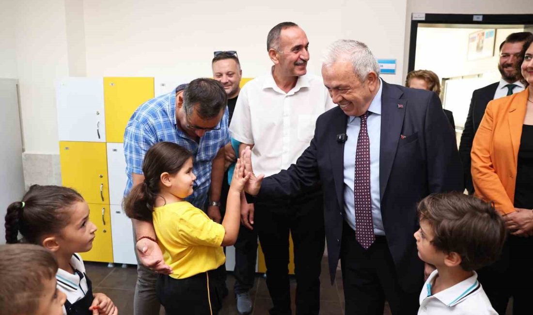 NİLÜFER BELEDİYE BAŞKANI ŞADİ ÖZDEMİR, YENİ EĞİTİM-ÖĞRETİM YILININ İLK GÜNÜNDE,