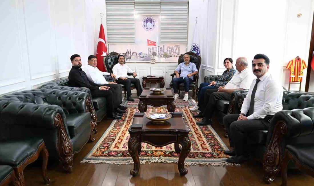 BATTALGAZİ BELEDİYE BAŞKANI BAYRAM TAŞKIN, MİLLİYET GAZETESİ YAZARI ABBAS GÜÇLÜ’YÜ