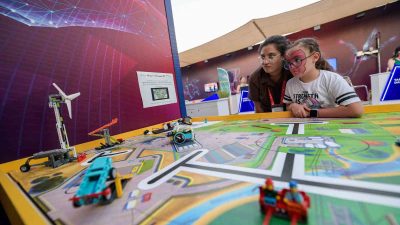 FUARDAKİ BELEDİYE SOKAĞI’NI ZİYARET EDEN İZMİRLİLER, BELEDİYENİN HİZMET VE PROJELERİ