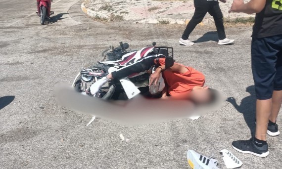 ERZİNCAN’DA BELEDİYE EKİPLERİNİN TEMİZLİK ARACINA ÇARPAN MOTOSİKLETLİ GENÇ HAYATINI KAYBETTİ.