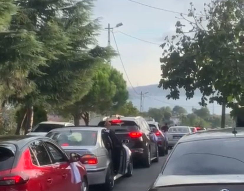 BEYKOZ’DA DÜĞÜN KONVOYUNDA BULUNAN ARAÇLARDAN HAVAYA DEFALARCA ATEŞ EDİLDİ