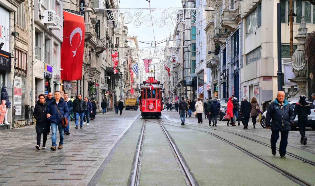BEYOĞLU BELEDİYESİ TARAFINDAN DÜZENLENEN AVRUPA MİRAS GÜNLERİ'NDE TARİHÇİ YAZAR İLBER