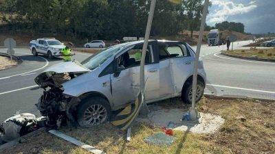 BİLECİK’TE İKİ OTOMOBİL ÇARPIŞTI; 1’İ BEBEK 5 KİŞİ YARALANDI