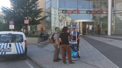 ESKİŞEHİR’DE POLİS EKİPLERİNCE AÇILAN STANTLARDA HIRSIZLIK VE DOLANDIRICILIK İLE İLGİLİ