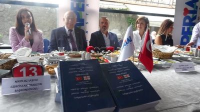 TRABZON'DA TEDAVİ GÖREN GÜRCÜ HASTALAR İLE ONLARI TEDAVİ EDEN TÜRK