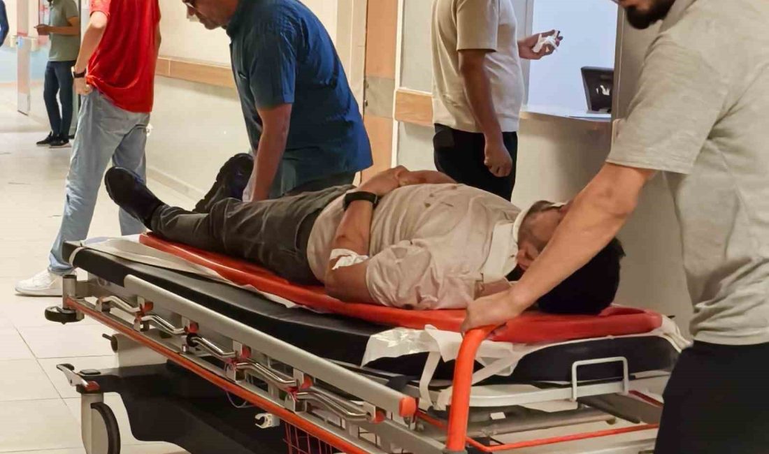 BURSA'NIN İNEGÖL İLÇESİNDE MEYDANA GELEN KAZADA KONTROLDEN ÇIKAN OTOMOBİL KAMYONA