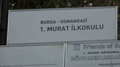 BURSA'NIN ÇEKİRGE MAHALLESİ'NDE YAŞAYAN VELİLER, GEÇTİĞİMİZ YIL YIKILAN 1. MURAD