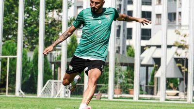 TFF 3. LİG TAKIMLARINDAN BURSASPOR, YARIN DEPLASMANDA OYNAYACAĞI DÜZCESPOR MAÇININ
