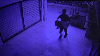 ANTALYA'DA KİMLİĞİ BELİRSİZ BİR KİŞİ SABAH NAMAZI SAATİNDE GİRDİĞİ CAMİDEN