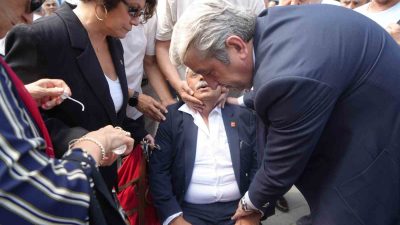 SAMSUN’DA CHP’NİN 101. YIL KUTLAMA PROGRAMINDA FENALAŞAN İLÇE BAŞKANINA İLK