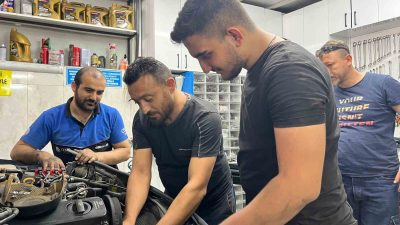 ESKİŞEHİR’DE OTOMOBİL TAMİRİ VE BAKIMI YAPAN OSMAN SAN, SANAYİDE ÇIRAK