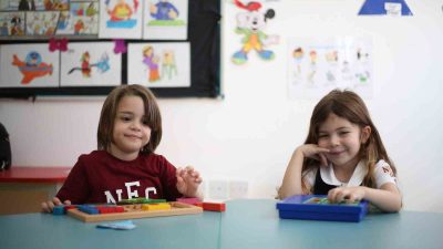 OKULA ADAPTASYON SÜRECİ, BAZI ÇOCUKLAR İÇİN ZORLU OLABİLİYOR. YAKIN DOĞU