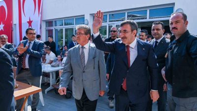 CUMHURBAŞKANI YARDIMCISI CEVDET YILMAZ, KKTC’DE KIBRIS TÜRKLERİYLE BİR ARAYA GELDİ.