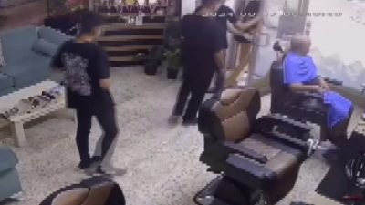 DEPREM ANINDA BERBERDE YAŞANAN PANİK GÜVENLİK KAMERASINDA