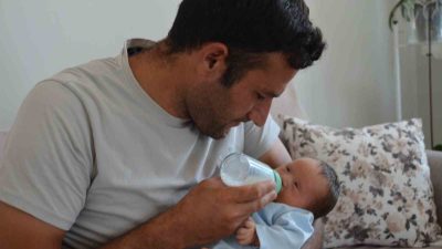 DİDİMLİ AİLE YENİ DOĞAN BEBEKLERİNİN BAŞINDAKİ DİKİŞ İZLERİNİ ARAŞTIRIYOR