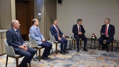 DIŞİŞLERİ BAKANI FİDAN, KUZEY MAKEDONYALI SİYASETÇİLERLE BİR ARAYA GELDİ