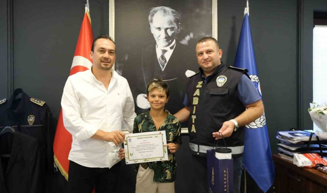 BODRUM BELEDİYESİ EYLÜL AYI OLAĞAN MECLİS TOPLANTISINA KATILAN 9 YAŞINDAKİ