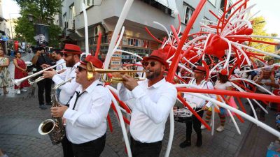 'GEÇMİŞİ HİSSET, GELECEĞİ KEŞFET' SLOGANIYLA SELÇUK’UN KURTULUŞUNUN 102. YILI KUTLAMALARI