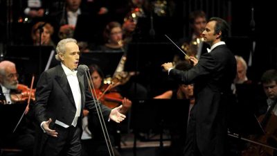 TÜM ZAMANLARIN EN BÜYÜK TENORLARINDAN JOSÉ CARRERAS, VEDA TURNESİ NİTELİĞİNDEKİ