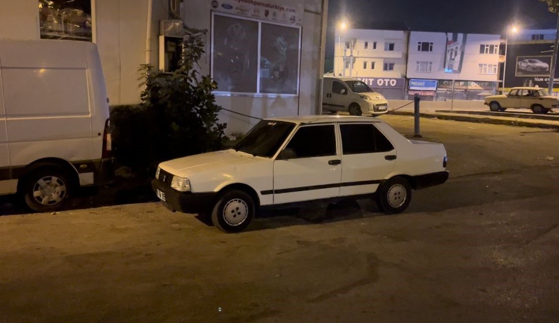 BURSA'DA POLİS EKİPLERİNİN UYGULAMA YAPTIĞINI GÖREN BİR ŞAHIS, ARA SOKAĞA