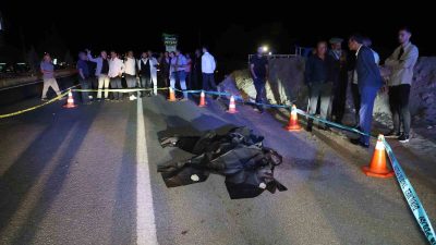 ELAZIĞ’DA YOLUN KARŞISINA GEÇMEYE ÇALIŞAN KADIN, OTOMOBİLİN ÇARPMASI SONUCU HAYATINI