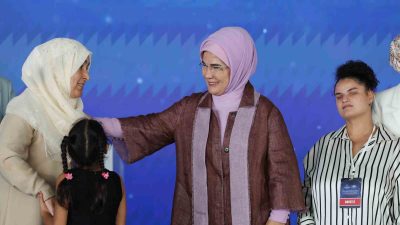 EMİNE ERDOĞAN, İSTANBUL VALİLİĞİ TARAFINDAN DÜZENLENEN İSTANBUL ÇOCUKLARI VAKFI KORUYUCU