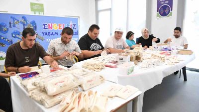 OSMANGAZİ BELEDİYESİ ENGELLİLER BAKIM MERKEZİ’NDE (OBAM) EĞİTİM ALAN ENGELLİ BİREYLER,