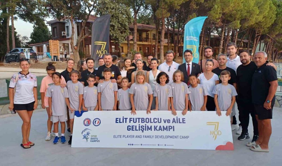 TÜRKİYE’DE İLK KEZ DÜZENLENEN 'ELİT FUTBOLCU VE AİLE GELİŞİM KAMPI'NI