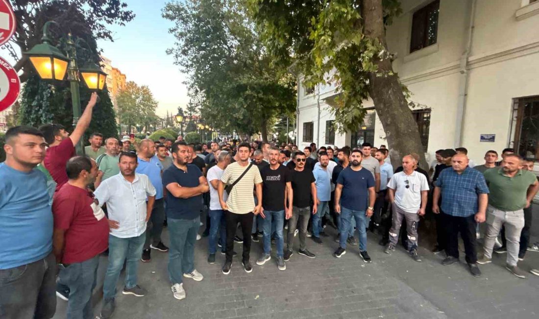 ESKİŞEHİR BÜYÜKŞEHİR BELEDİYESİ'NDE İŞÇİ OLARAK ÇALIŞAN ONLARCA KİŞİ, BELEDİYE İLE