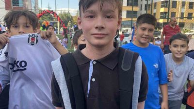 ESKİŞEHİR'DE YENİ EĞİTİM-ÖĞRETİM YILI ÖNCESİNDE YARDIMA MUHTAÇ ÖĞRENCİLER İÇİN BİR