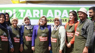 ŞAHİN, HAYDİ TARLADAN SOFRAYA PAZAR YERİ’NDEN ALIŞVERİŞ YAPTI