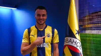 FENERBAHÇE, SIRP FUTBOLCU FİLİP KOSTİC'İ KİRALIK OLARAK RENKLERİNE BAĞLADI.
